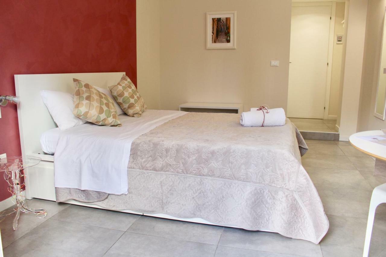 Triscele Glamour Rooms Palermo Exterior photo