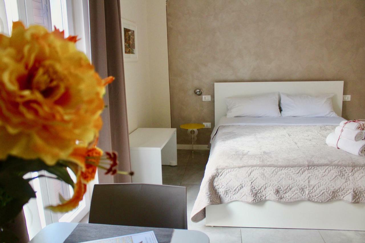 Triscele Glamour Rooms Palermo Exterior photo