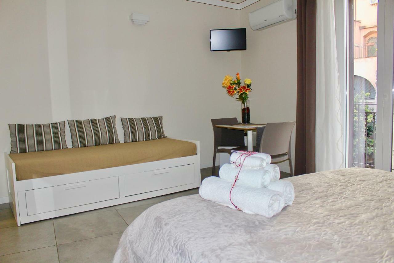 Triscele Glamour Rooms Palermo Exterior photo