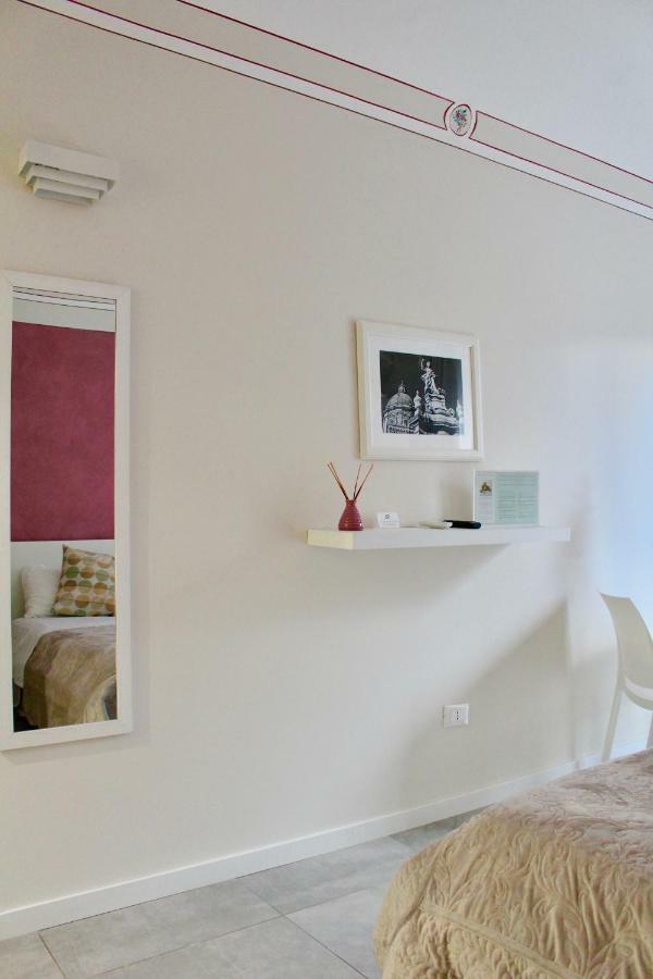 Triscele Glamour Rooms Palermo Exterior photo